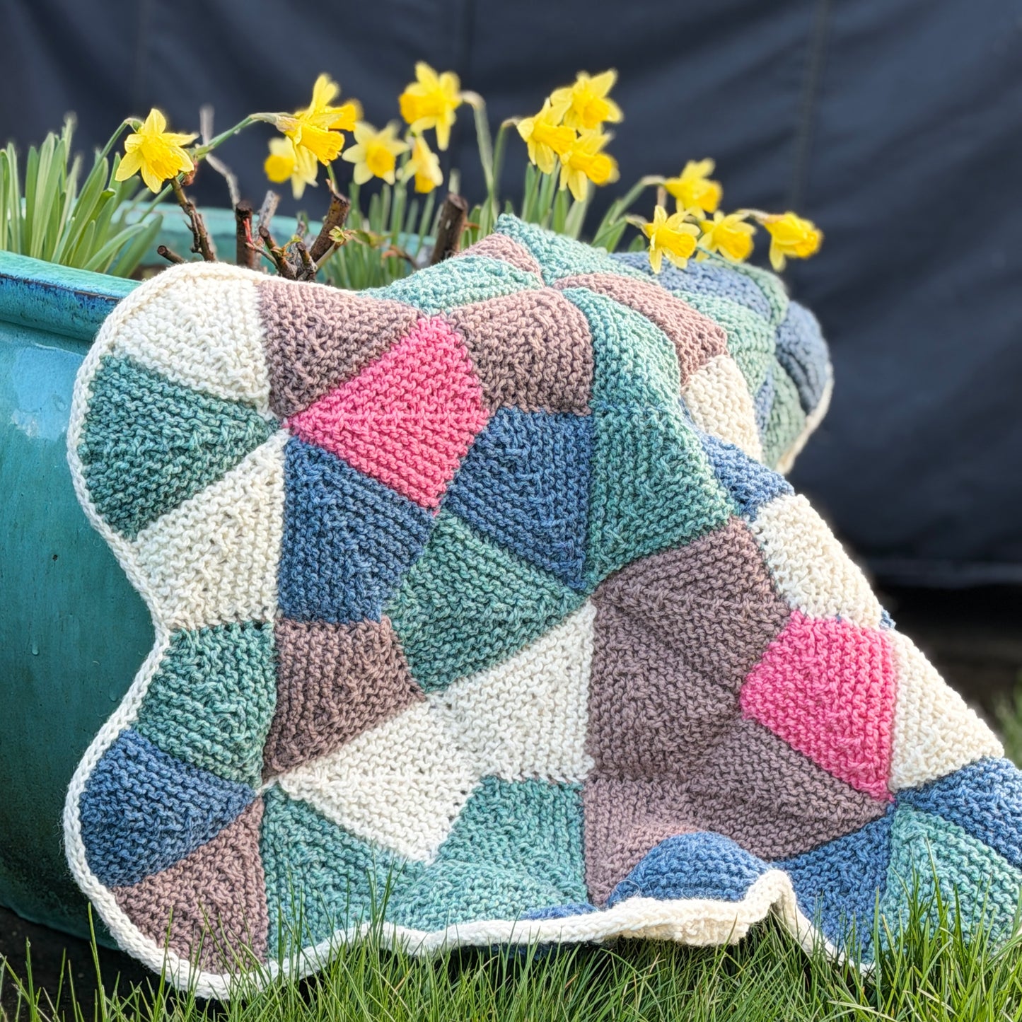 Blooming Petals Blanket — Knitting Pattern
